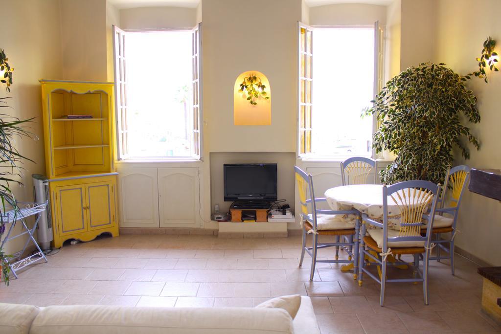 Very Charming Studio Apartment On Port In Cannes A Short Walk To Palais With Aircon And Internet 411 ภายนอก รูปภาพ